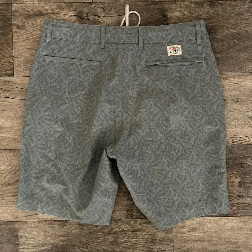 Faherty All Day 31 X 9” Short Belharra Dunes Grey Green All Over Tropical Print